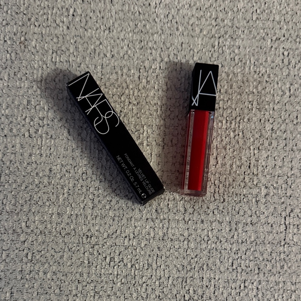 NARS Bold Scarlet Lip Gloss NO 54 discontinued !!